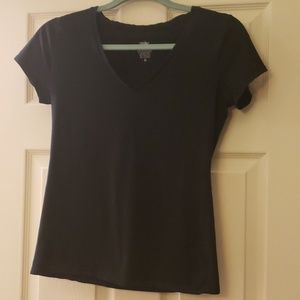 Mossimo juniors v neck tee
